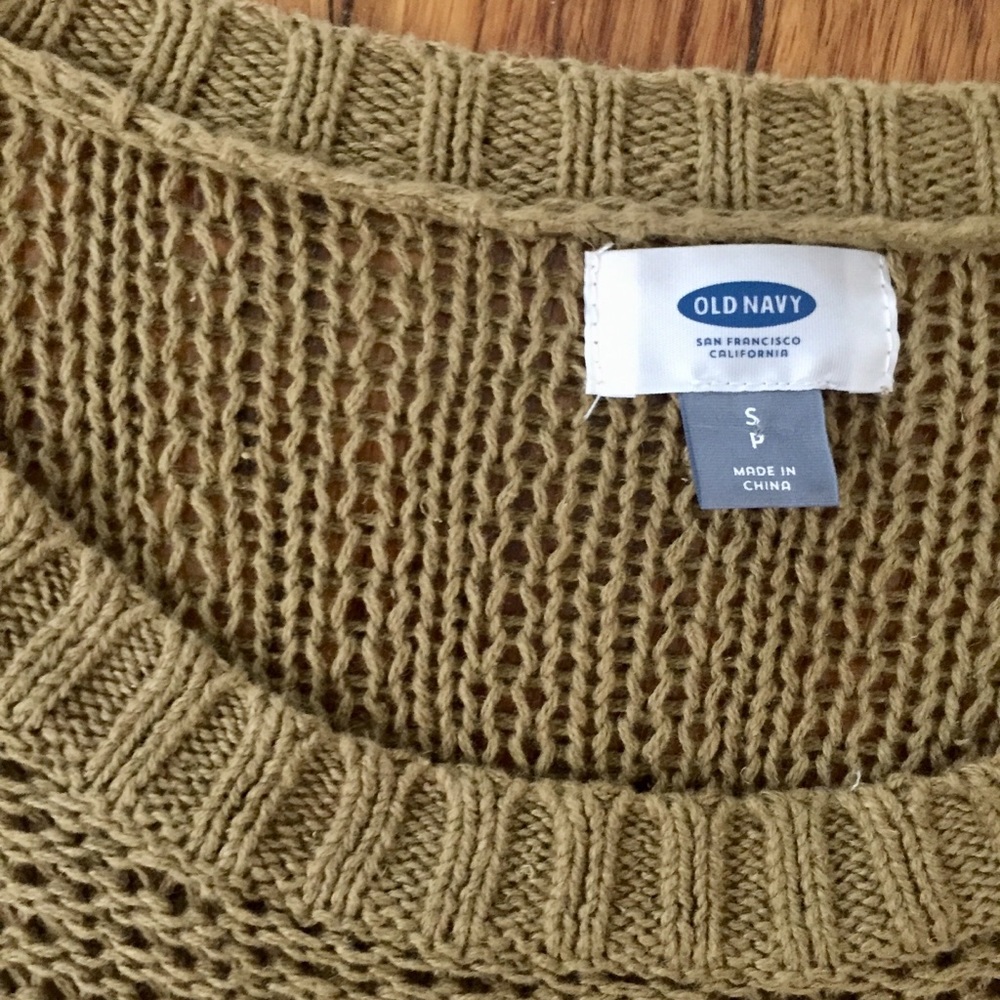 *CLOSET CLEAN-OUT SALE* Quarter-Sleeve Sweater